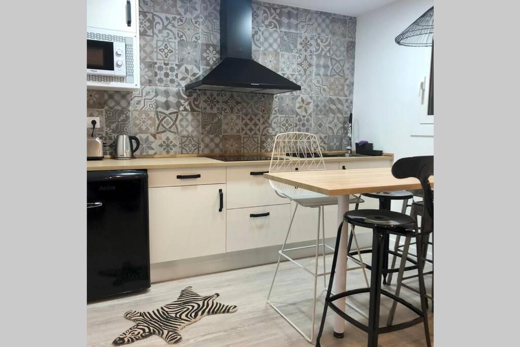 M5 Cool Terrace. Metro 1 Min. Center 15' By Metro Apartamento Esplugues de Llobregat Exterior foto